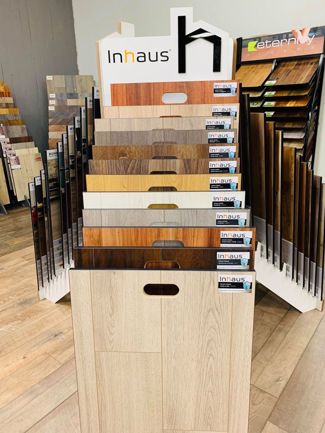 Showroom | Floors Plus, Inc